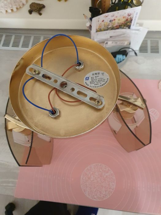 Люстры на 1 и 2 лампочки