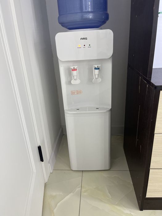 Куллер холодная горячая вода