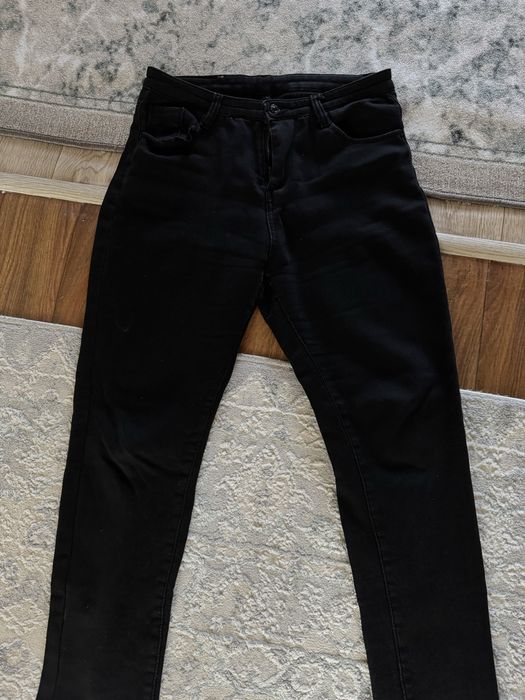 Продам женские джинсы