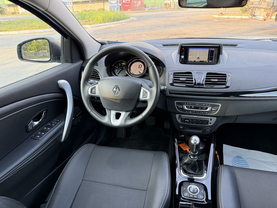 Renault Megane 3 Bose , 1.5 dci 110 cp , Bi Xenon , Line Assist , Panoramic , Istoric km , Camera Masalier !!!