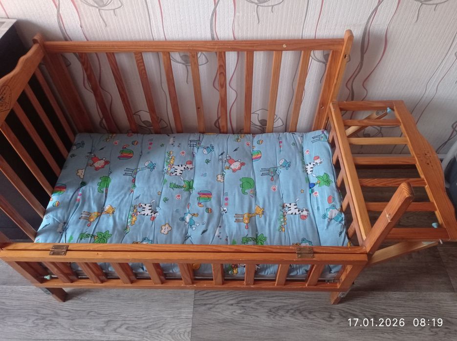 Детская кроватка