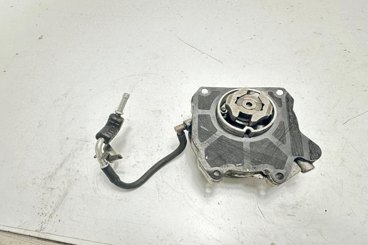 Pompa vacuum 55205446 Opel Insignia A