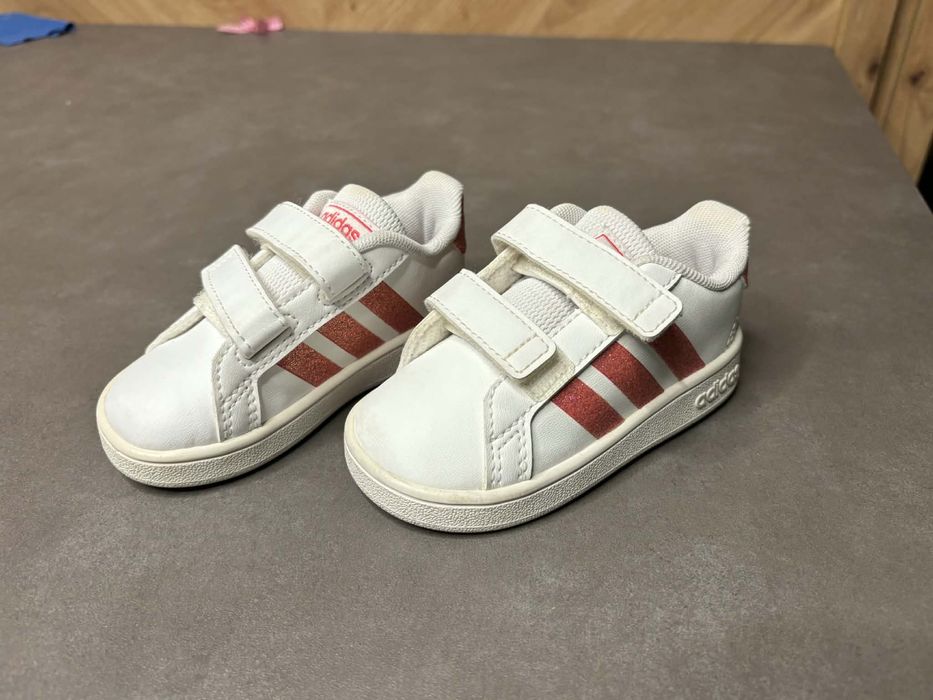 Детски маратонки Adidas 20