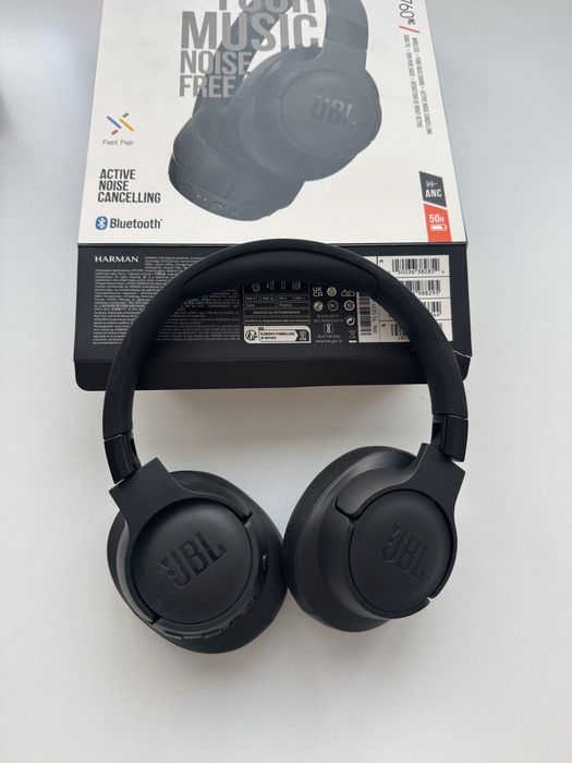Нови Безжични слушалки JBL Tune 760NC