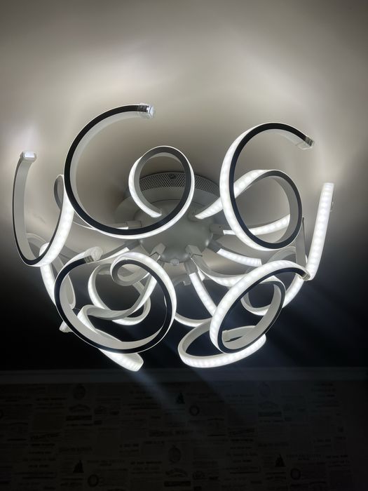 Продам Led-люстру