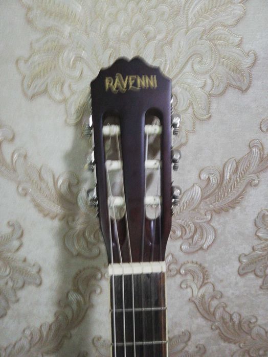 ravenni orginal gitara americano