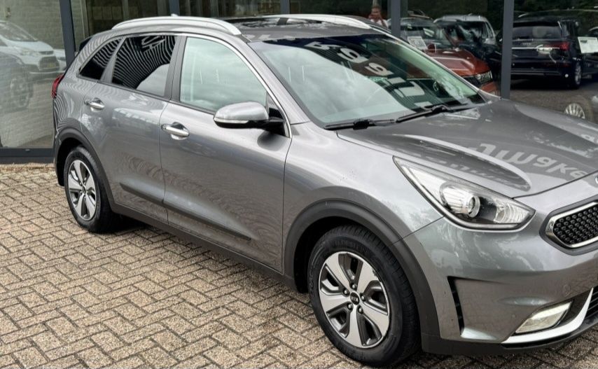 Kia Niro/ Hybrid/ Camera/Trapa/ Distronic/Automata/
