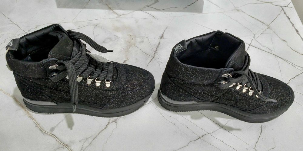 Продам ботинки Hogan