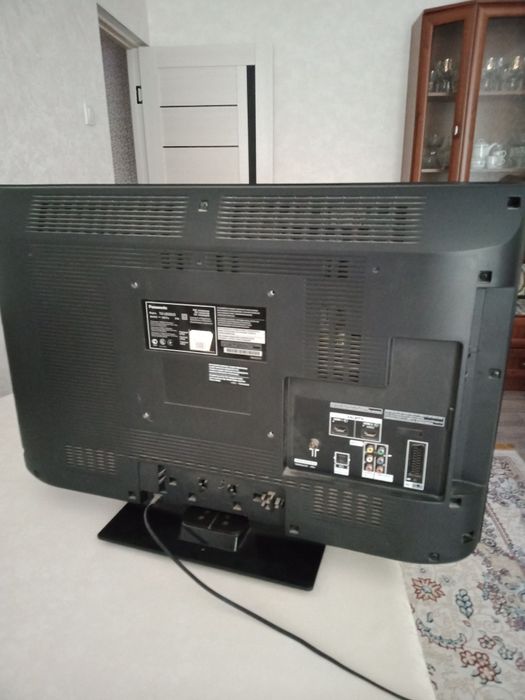 Телевизор "Panasonic" в отличном состоянии.
