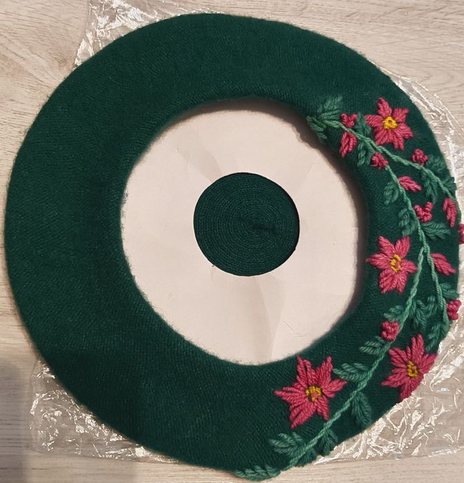 Se vând berete/bascuțe crosetate