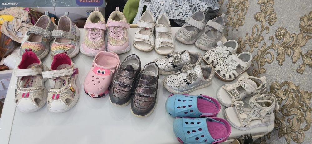 Продам детскую обувь