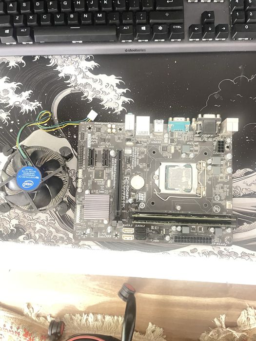 Gigabyte placa de baza.