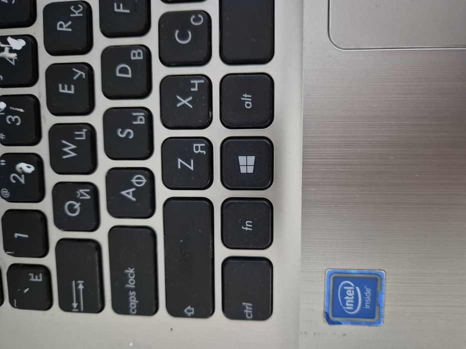 Ноутбук асус в отличном сост