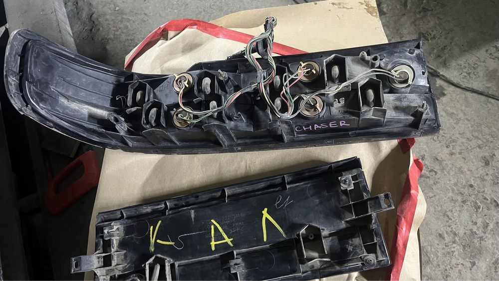 Фары задние Чайзер 90