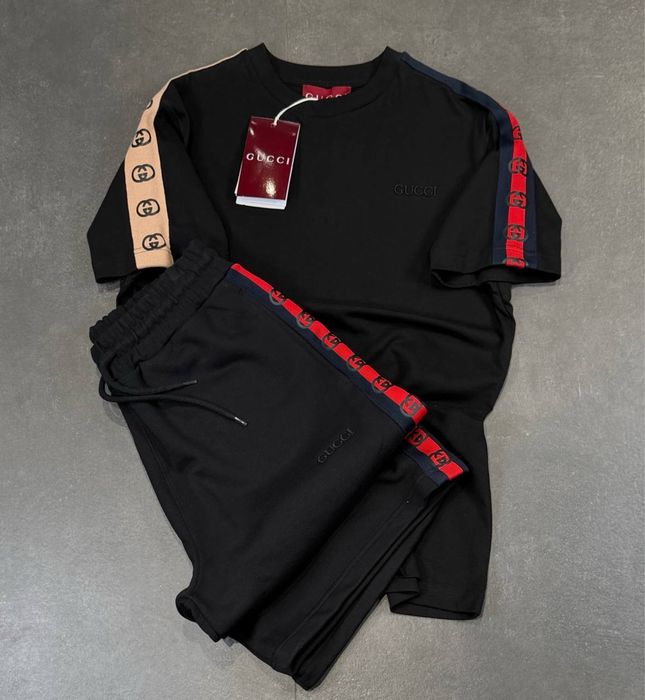 Мъжка тениска с шорти Gucci