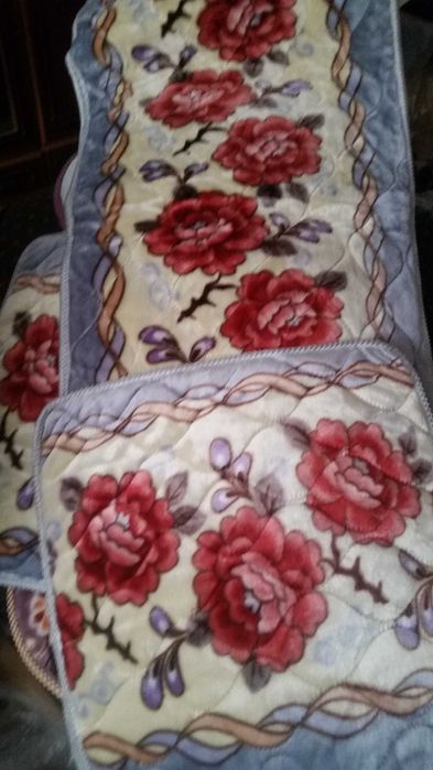 Сидушки для кухонного уголка. Дивана.