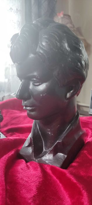 бюсты и статуэтки советских времен