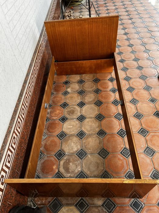 Кровать без матраса kravat