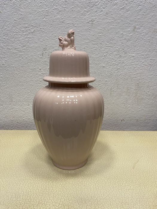 Порцеланова ваза от белгия BOCH