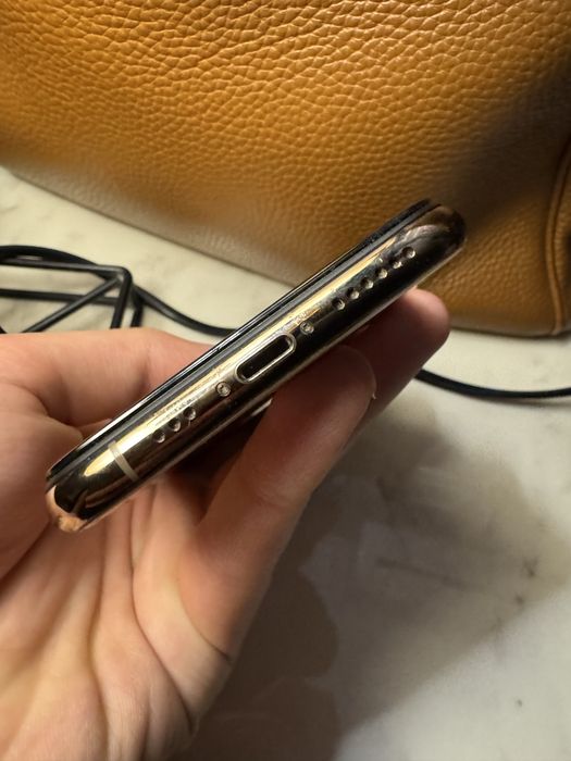 Iphone XS в хорошем состояний