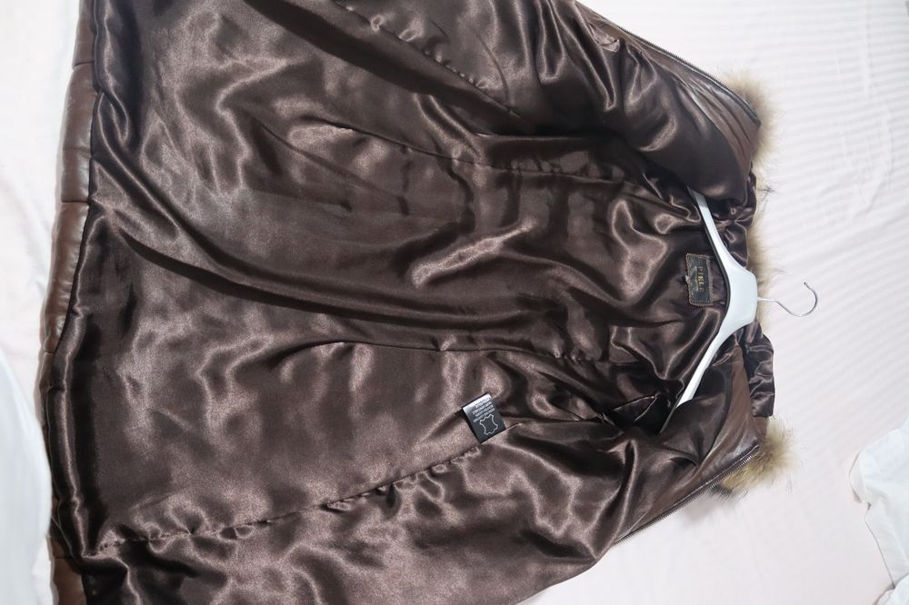 Geaca de piele naturala