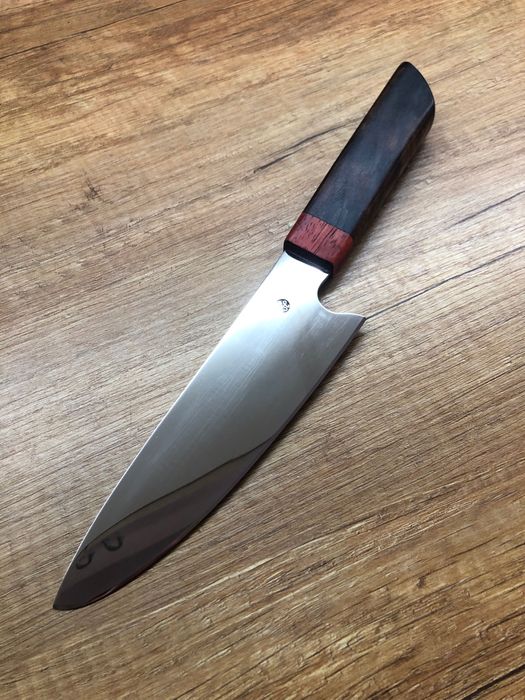 Нож ръчна изработка.