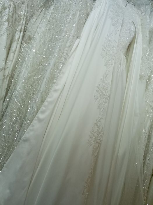 Kelin koylak abayali nejniy still diadema sariy qoshib beriladi