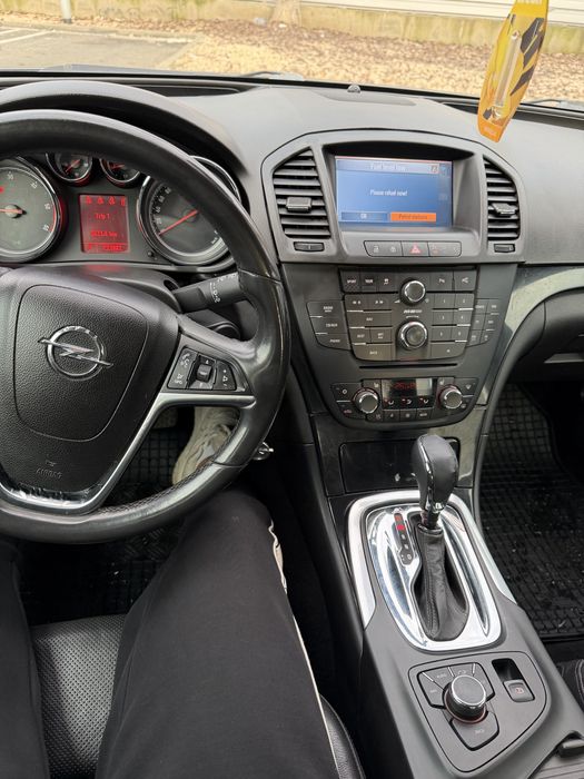 Opel insignia //2012//automat//diesel//