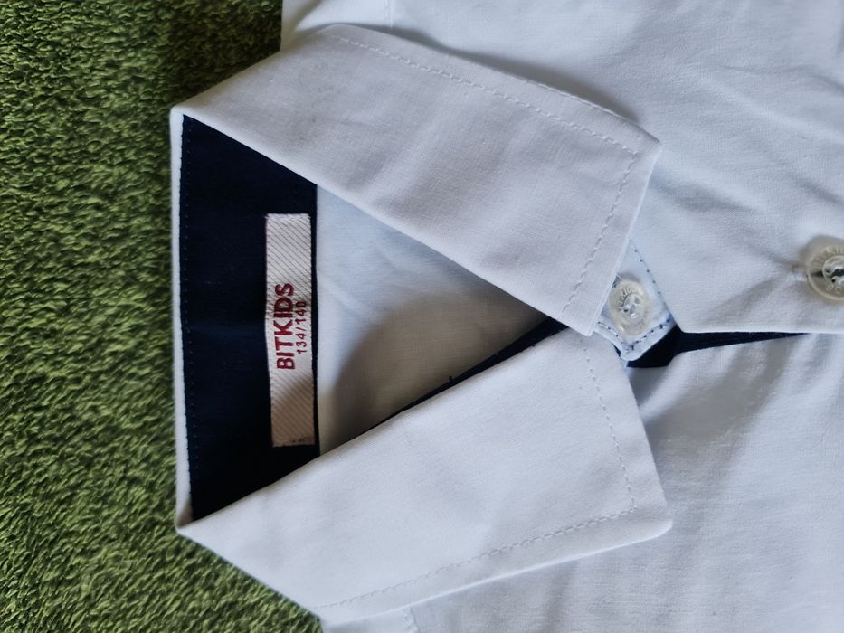 Продам школьную детскую рубашку