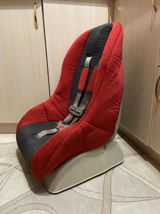 Детское автомобильное кресло