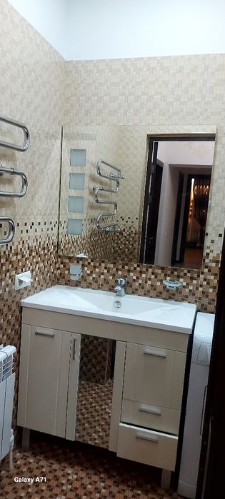 Продаётся 2х комнатная квартира центре города, ориентир  кинотеатр