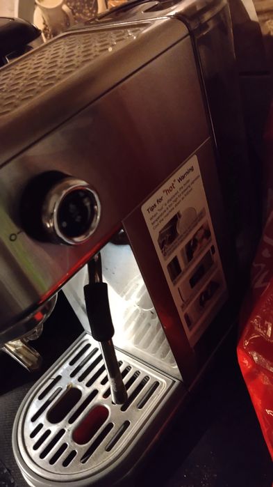Vând Espressor Semi automat HiBREW H10B cu accesorii incluse