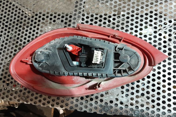 Lampa / Tripla stop dreapta pe aripa Toyota Aygo prima generatie