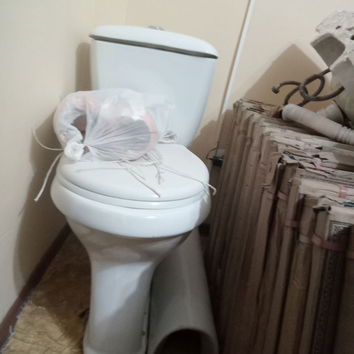 Продам   унитаз и раковина