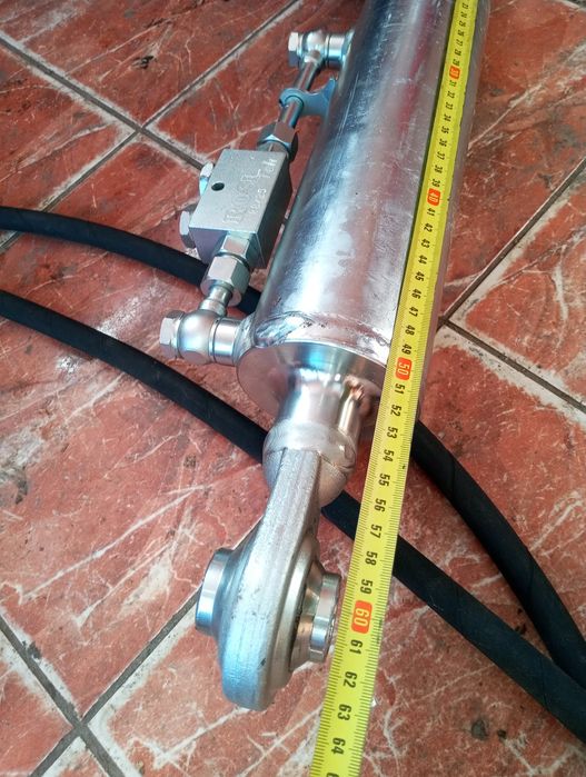 Tirant central hidraulic