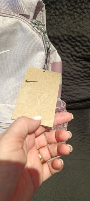 Дамска раница NIKE, чисто нова , с етикет