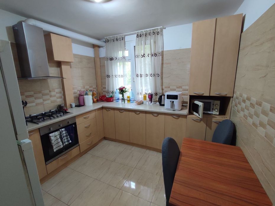 Vând apartament 2 camere zona Berceni