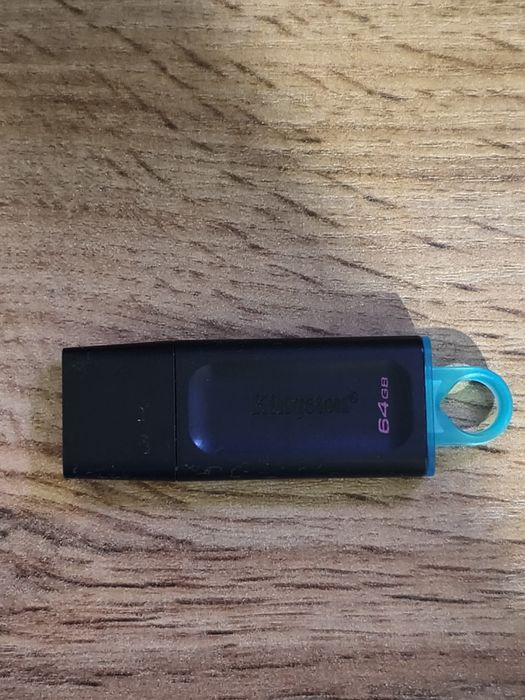 флешка Kingston 64gb