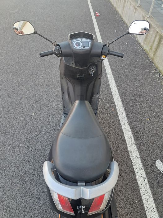Scuter Peugeot Vivacity 3,  2T, 50cm3. Carte+talon
