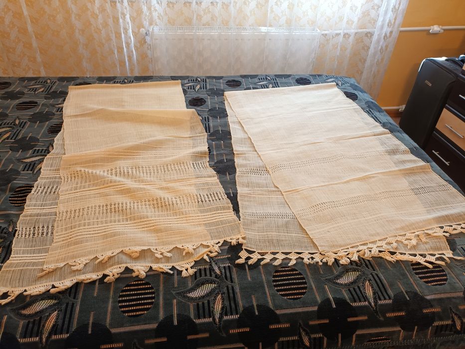 Obiecte traditionale cusute manual