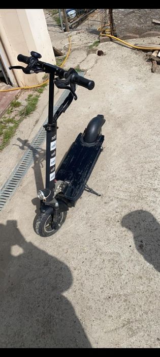 Trotinetă electrică RS1000 de vânzare.