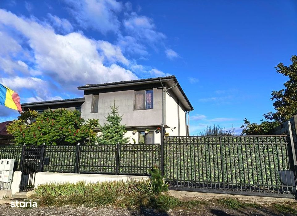 Duplex 4 camere intre Iasi si Miroslava,403mp teren,mobilat Cod:158876
