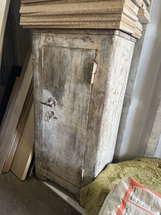 Советский сейф толстостенный