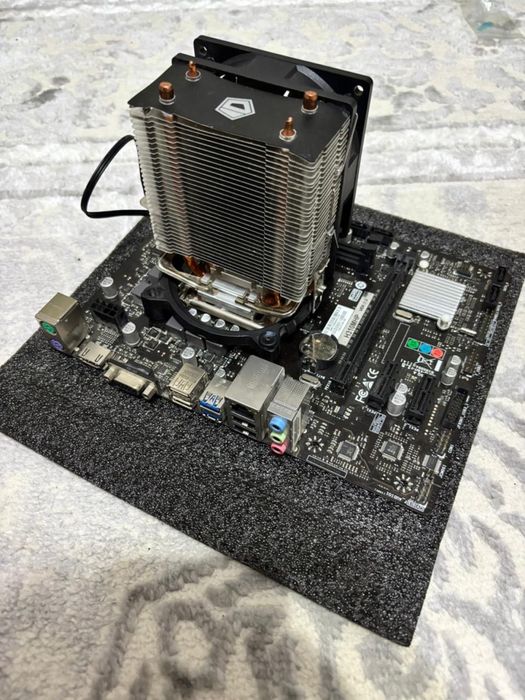 Материнская плата