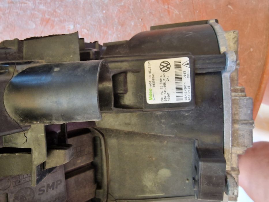 VW T-Roc лява и дясна дневна светлина