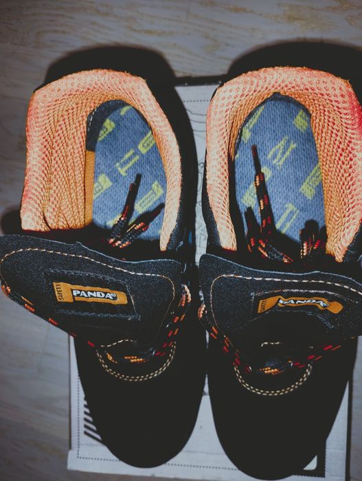 Нови работни обувки