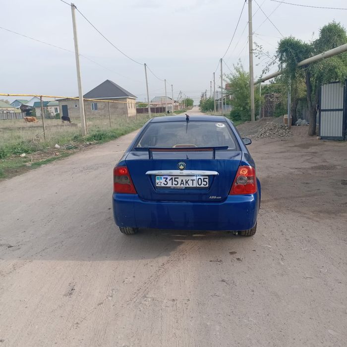 Продам машину geely