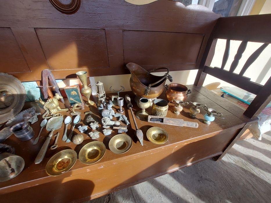 De vnzare obiecte vechi de colecție de bronz