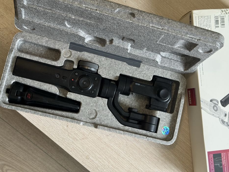 стабилизатор Zhiyun Smooth 4.