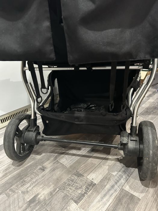 Количка за близнаци Baby monsters easy twin с пеперуди